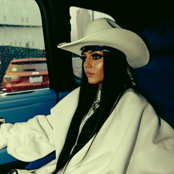 Meet your Posher, Jessie - Picture 2 of 6